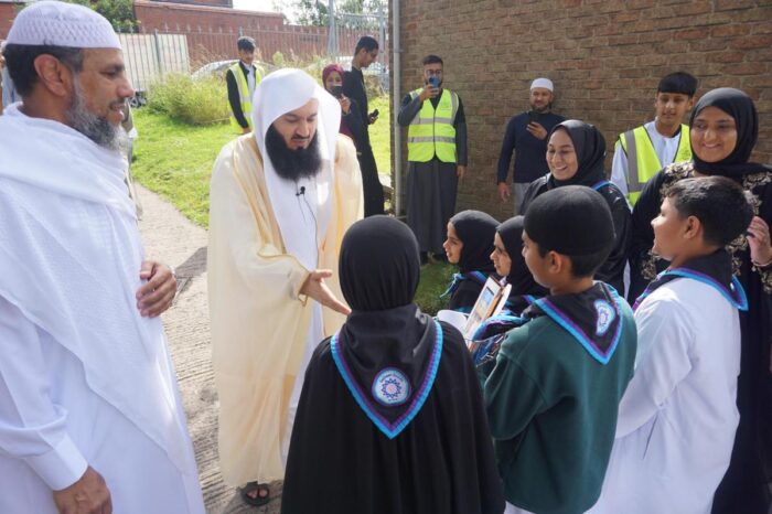 Leading Islamic scholar Mufti Menk addresses hundreds and leads prayers at Blackburn mosque