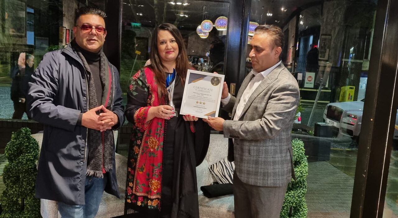 1 A Bradford community worker recognised for providing mental health support to South Asian women-min