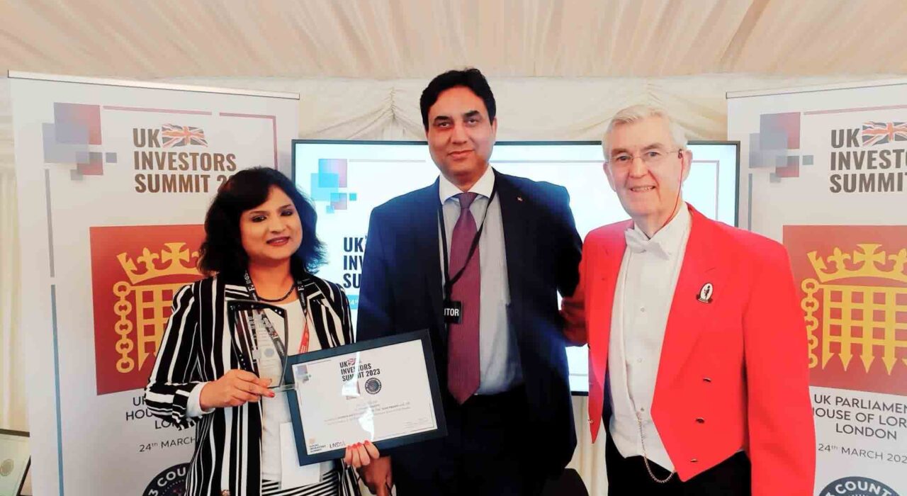1 A Founder of British Youth International College (BYITC) presented with Woman Entrepreneur of the Year award