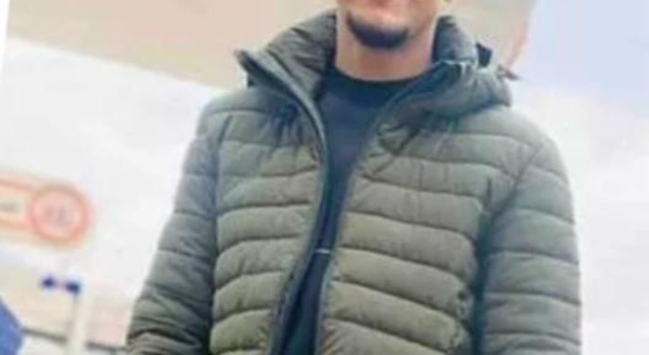 1 A Teenager's family struggles to bring him home from Pakistan (1)
