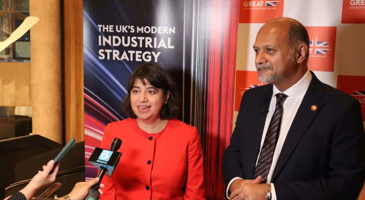 1A. seema-malhotra-with-malaysian-digital-minister-gobind-singh-deo