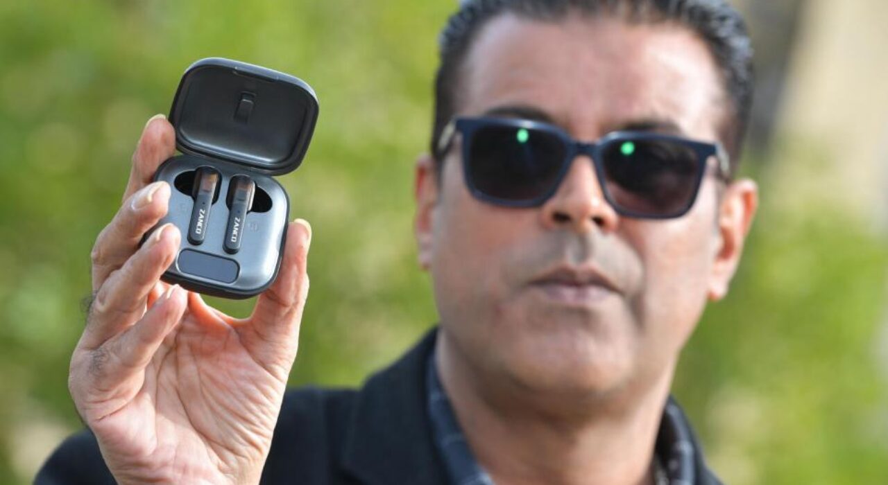 2 A British Asian entrepreneur behind the world’s smallest phone announces the launch of new high quality product