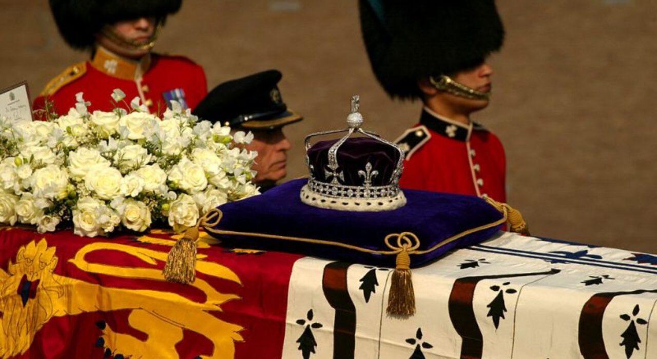 2 A Camilla, the Queen Consort will not be wearing the Koh-i-Noor diamond for coronation
