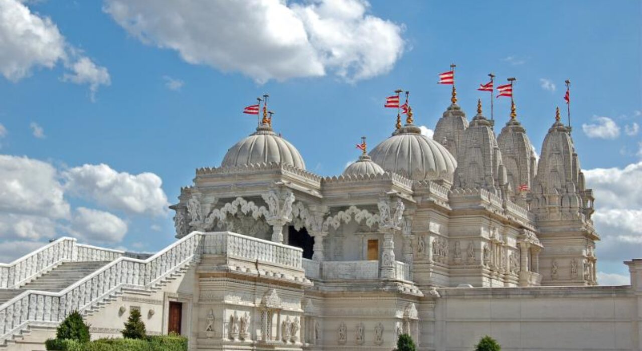 2 A Festival of Inspiration held at Neasden Temple sees the presence of thousands of visitors