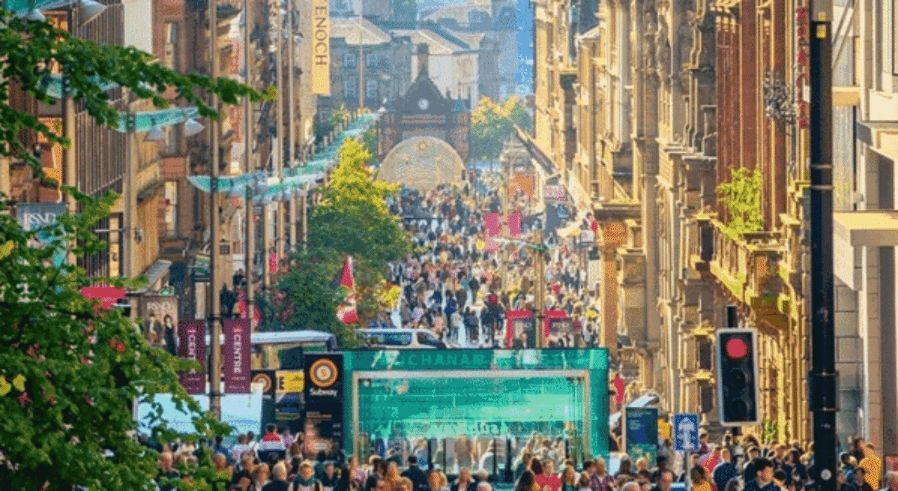 2-A-Government-launches-anti-social-behaviour-action-plan-to-help-local-business-owners-take-back-control-of-high-streets-min