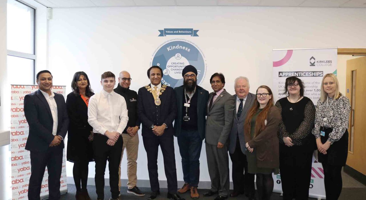 2 A Kirklees College renews partnership with Yorkshire Asian Business Association