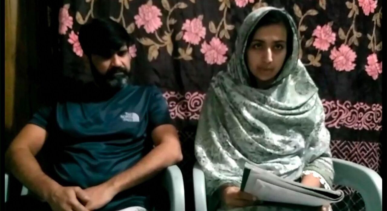 2 A Manhunt continues as five children of the suspected murderers of Sara Sharif are found