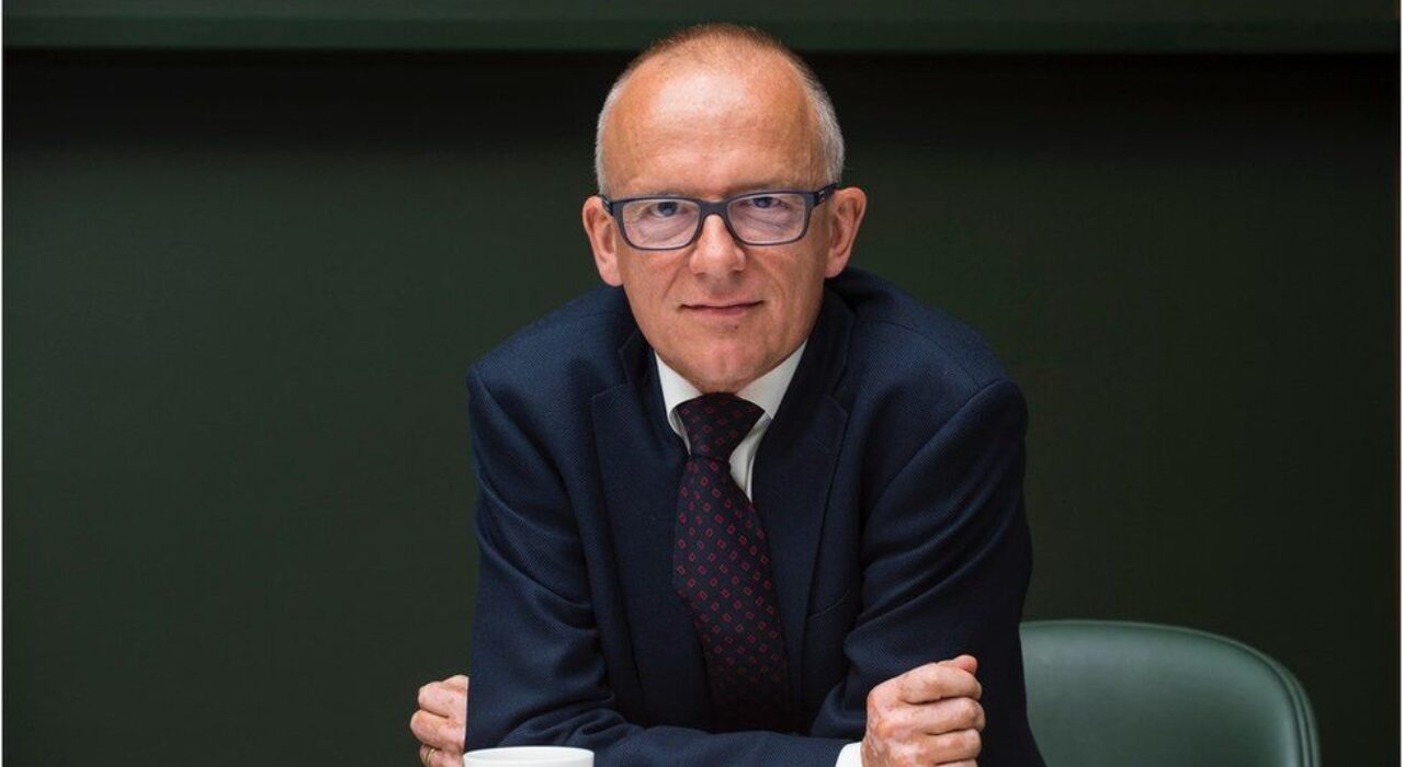 2 A Met police commissioner vows to rid racism and misogyny from the police force