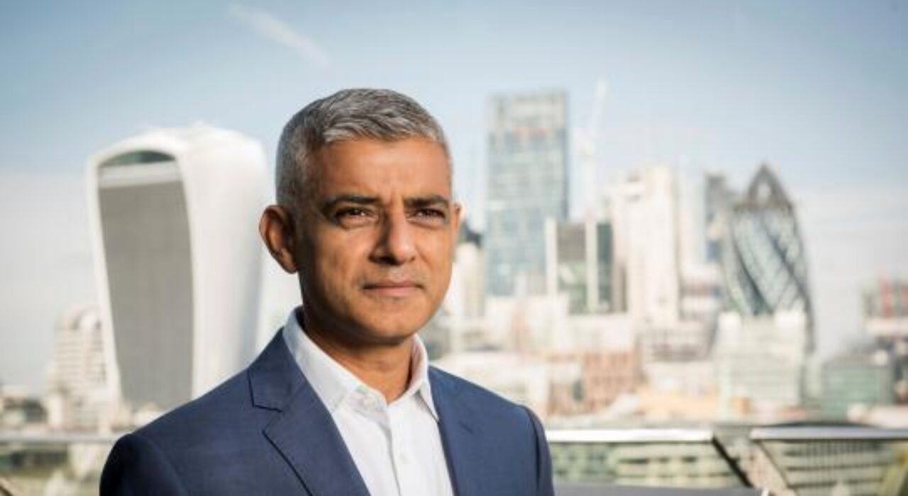 2 A More than 300,000 London families live in social housing below minimum standards London Mayor calls on the government to take action