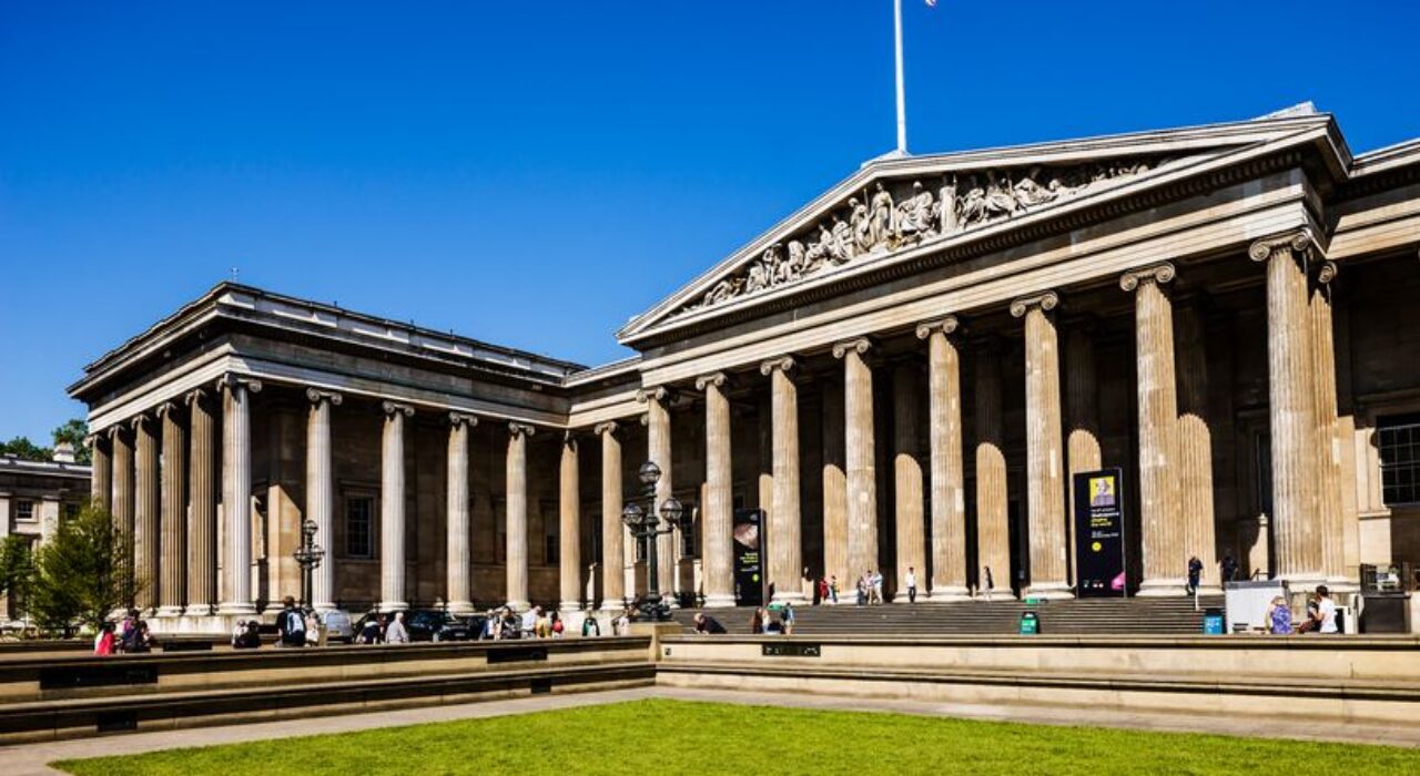 2 A Muslim family subjected to racist abuse at the British Museum receive an apology
