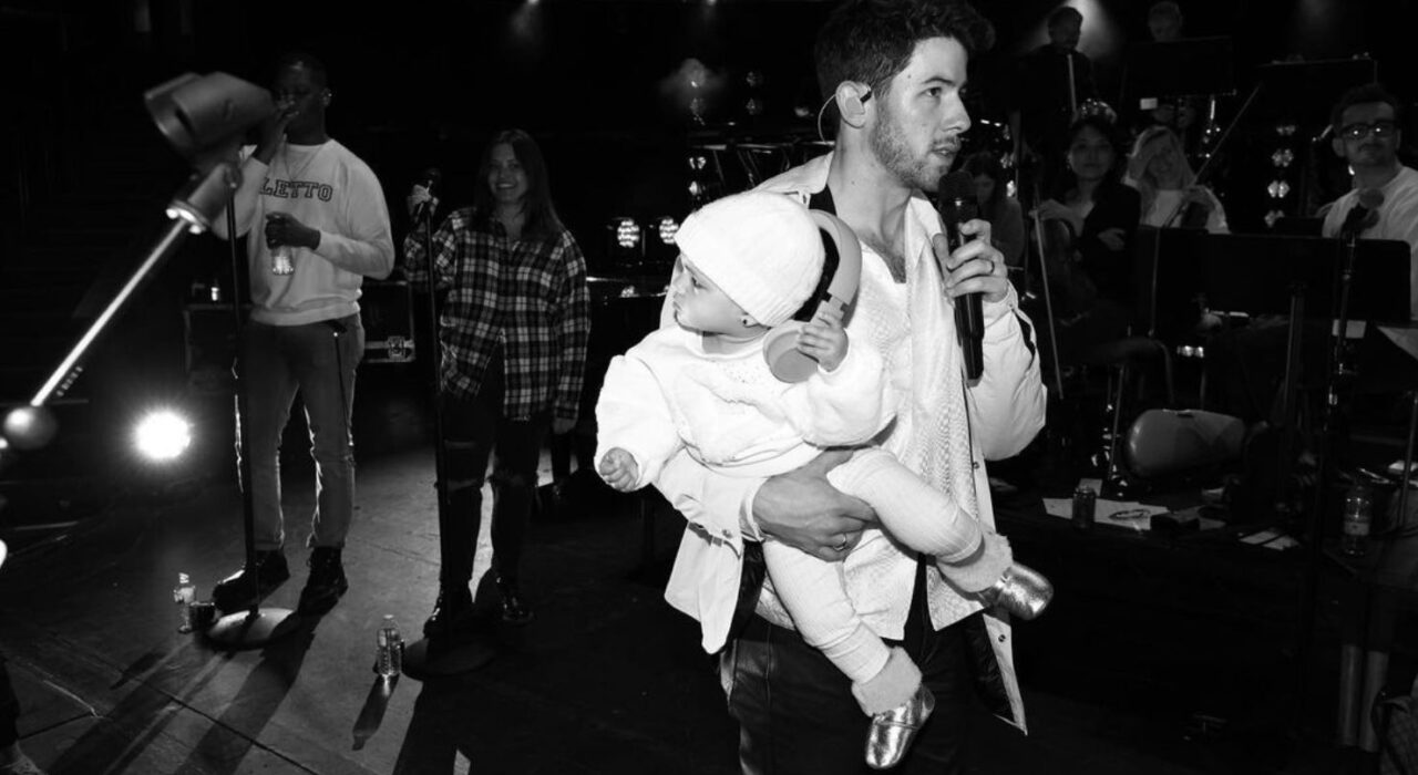 2 A Nick Jonas’s daughter attends his concert for the first time in London-min