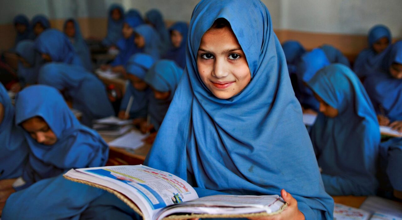 2 A Pakistan’s learning crisis deepens after devastating effects of the pandemic and floods