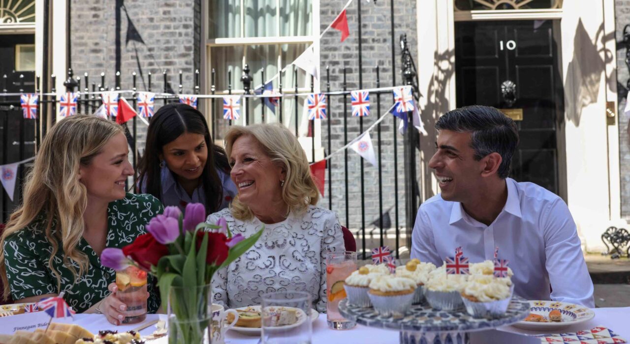 2 A Rishi Sunak hosts Coronation lunch for community heroes and Ukrainians forced to flee their homes-min-min
