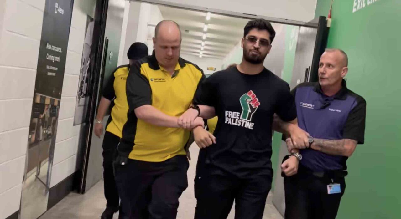 2 A Users respond after social media star Lord Aleem shares clips of being escorted put of Manchester venue