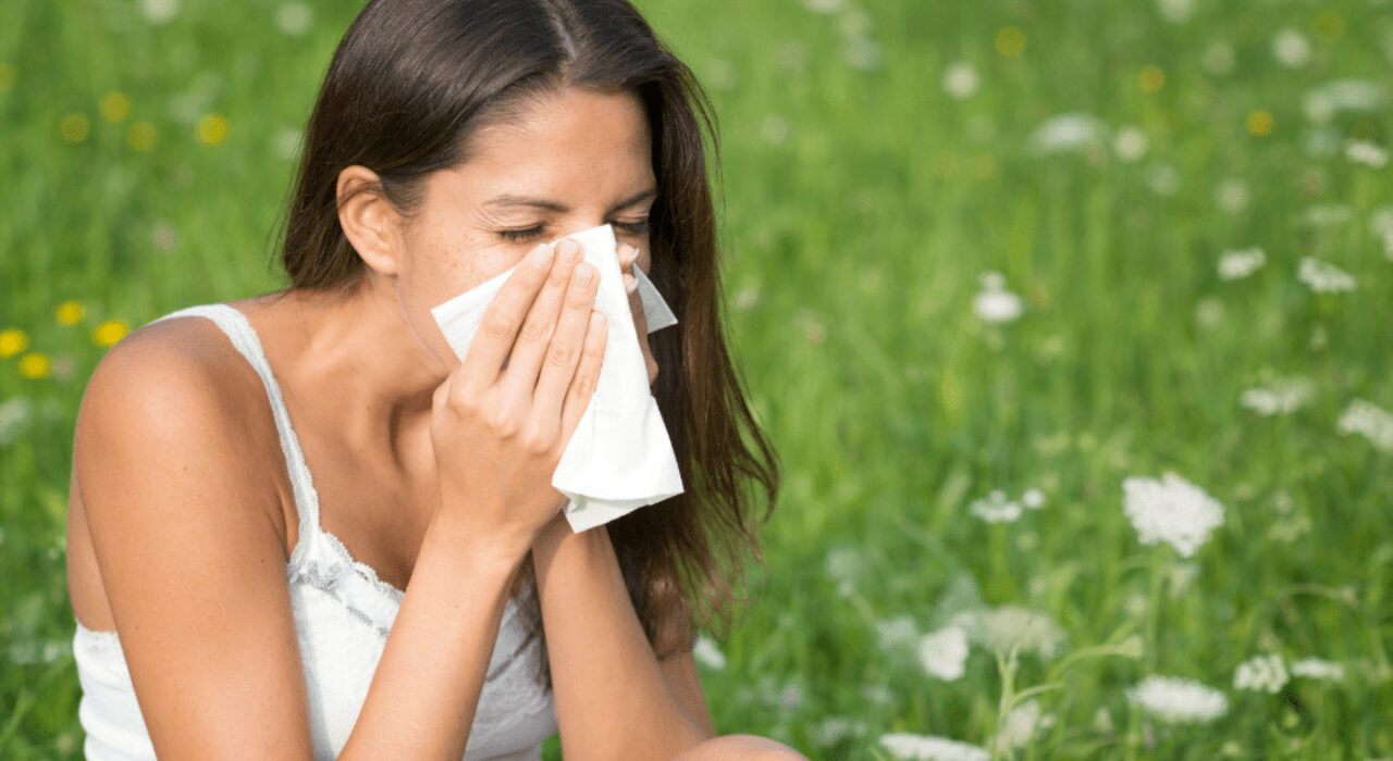 2 A Weekly visits to NHS website's hay fever advice reach 122,000 as pollen levels rise