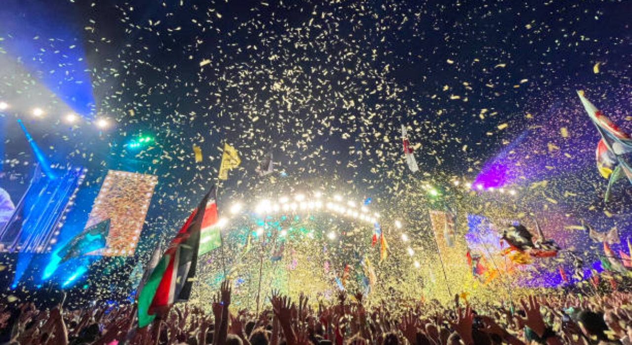 GLASTONBURY, ENGLAND - JUNE 25:  A general view as Sir Elton John performs on the Pyramid stage during day 5 of Glastonbury Festival 2023 Worthy Farm, Pilton on June 25, 2023 in Glastonbury, England. (Photo by Jim Dyson/Redferns)