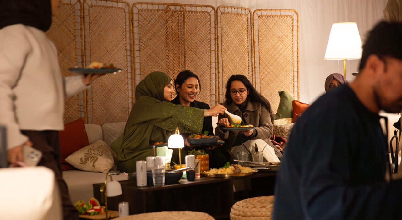 2A. Guests-breaking-fast