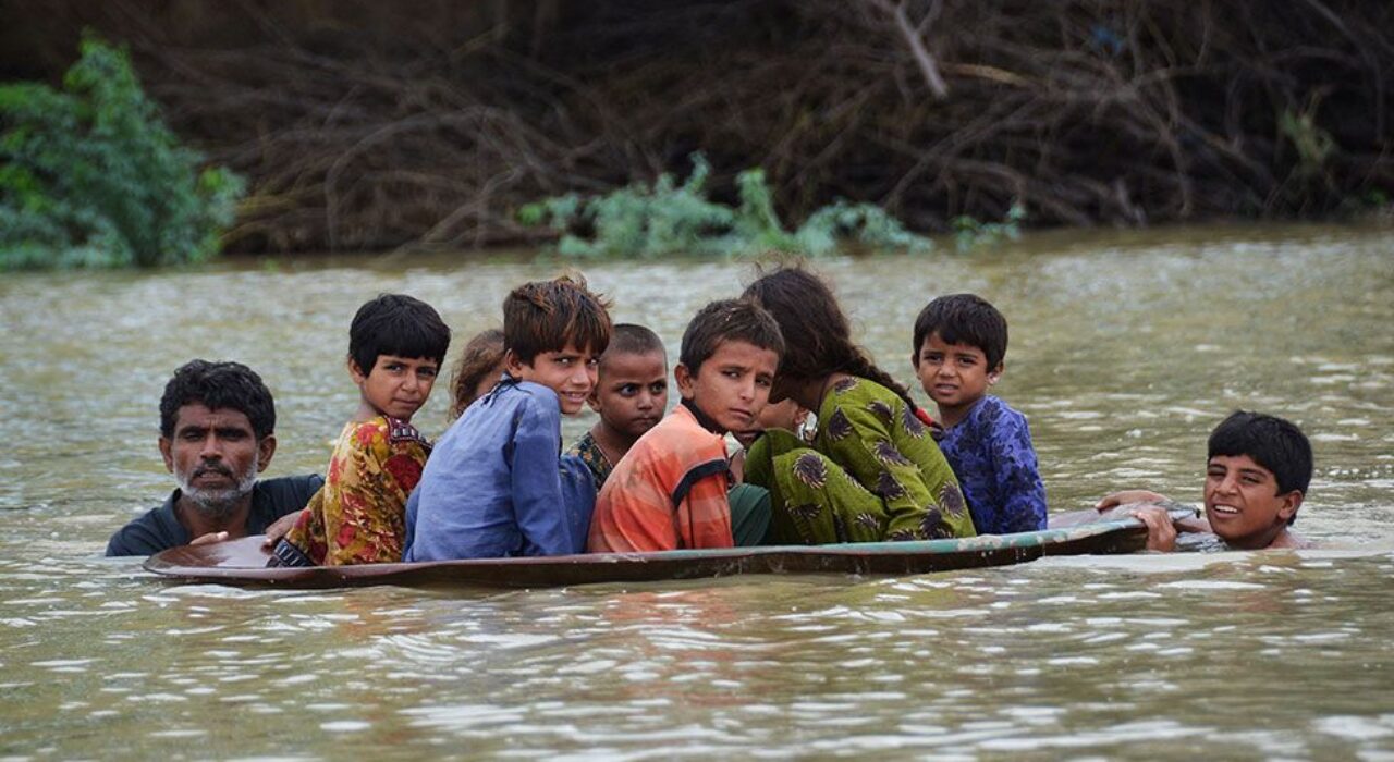 3 A Dengue cases skyrocket as Pakistan grapples with devastating floods