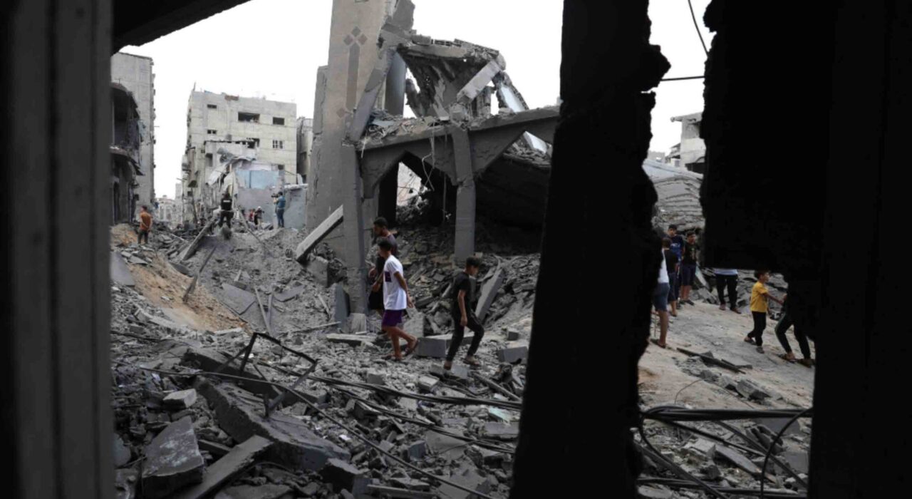 3 A Gaza Islamic Relief loses contact with staff and renews calls for a ceasefire
