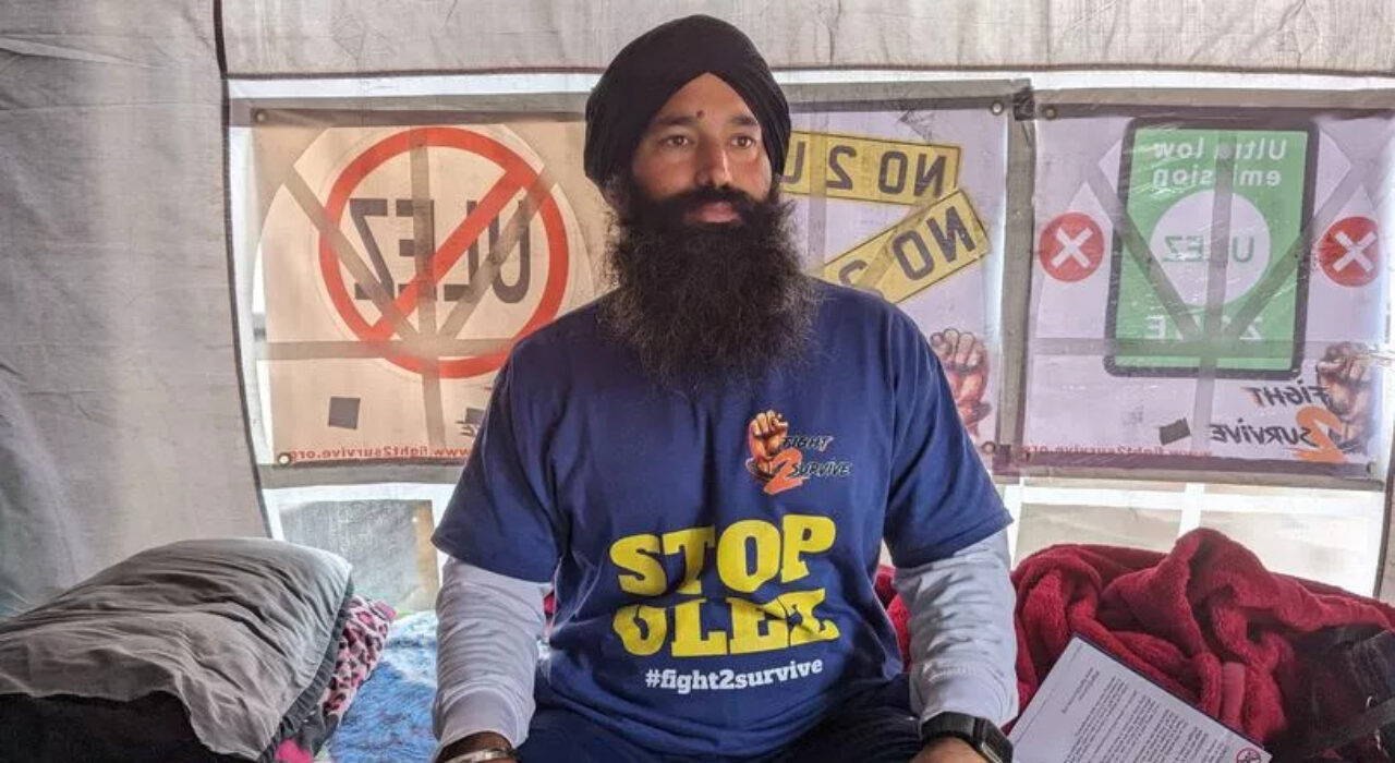 3-A-Private-hire-driver-goes-on-a-hunger-strike-against-ULEZ-expansion-in-London