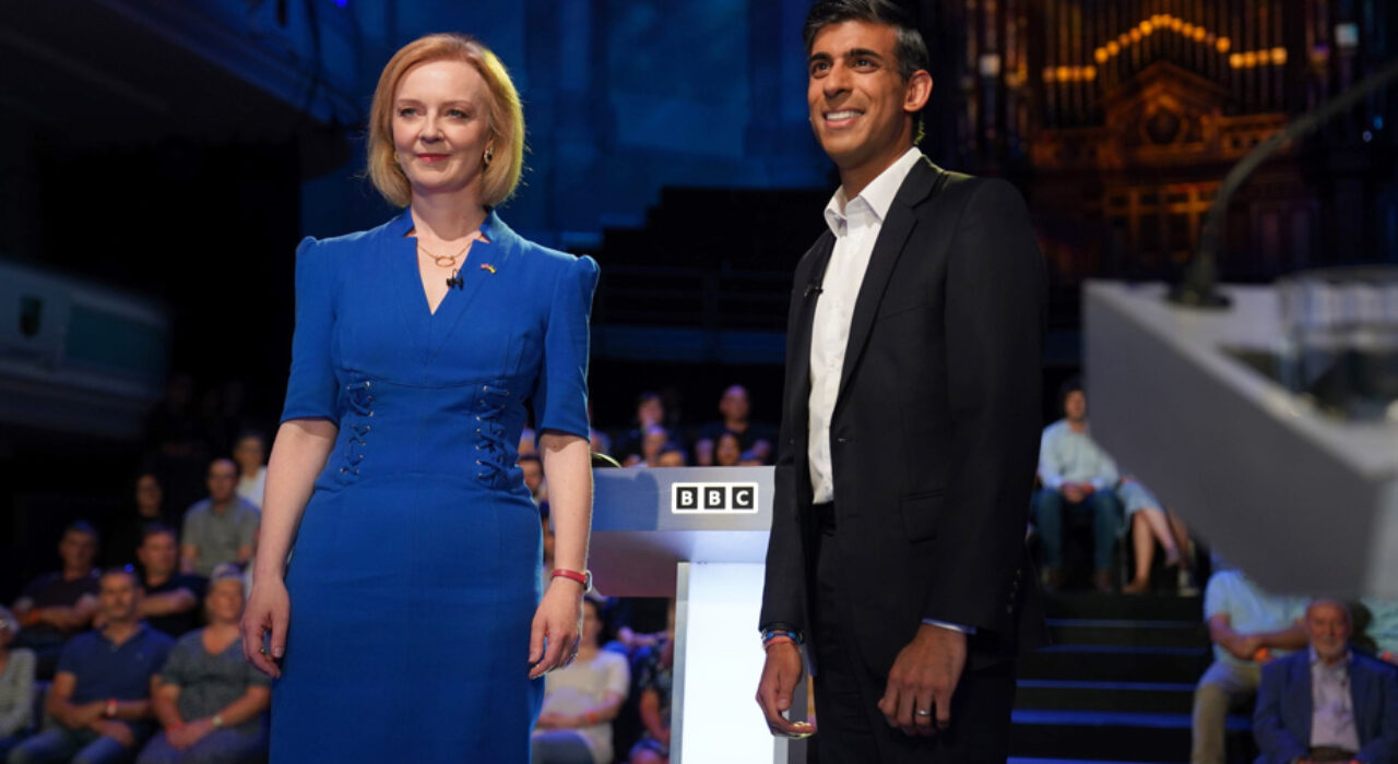 3 A Rishi Sunak and Liz Truss go head-to-head in front of Tory members for the first time