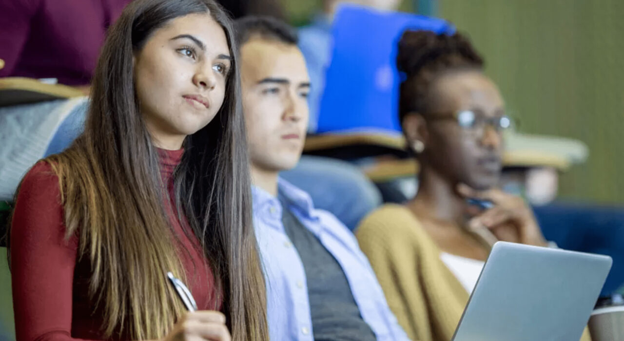 3 A ‘Too many young people are being sold a false dream’ Sunak says as plans to crackdown on rip-off university degrees are disclosed-min